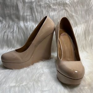 NIB Wedge Platform Patent Leather Tan Heel